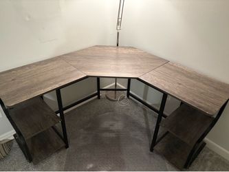 Corner desk