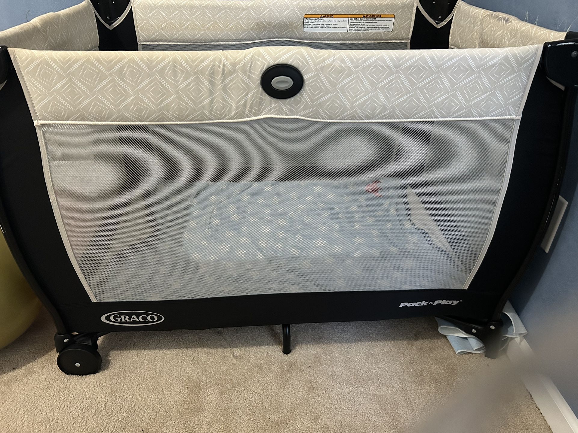 Graco Pack-N-Play & Bassinet Travel System