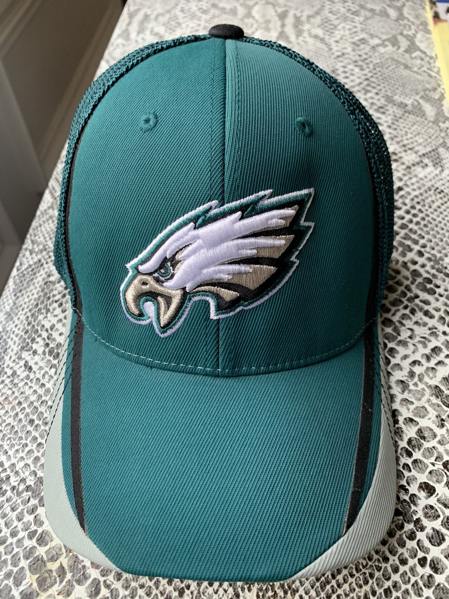 Philadelphia Eagles NFL Team Apparel Reebok Hat Ball Cap Size S/M, BNWT! Sharp!