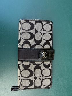 Women’s coach wallet