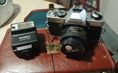 Minolta 35mm camera and extras