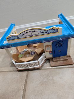 Calico Critters Cloverleaf Corner Seaside Restaurant 1568 Pretend Play Building