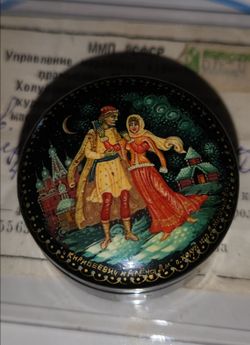 Vintage Russian Kholui Lacquer box