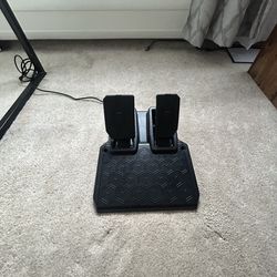 Gaming steering wheel, with pedals