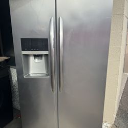 Refrigerator Everything Works 