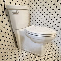 American Standard Right-Height Toilet (Elongated) — 17.5” Seat Height