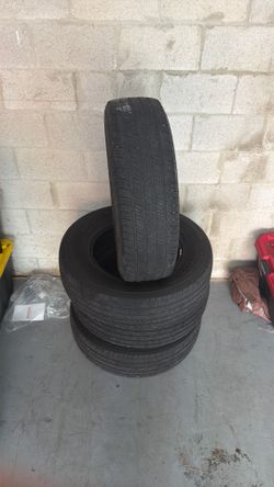 Bridgeston Dueler HT 255/70R18 set of 4 - USED