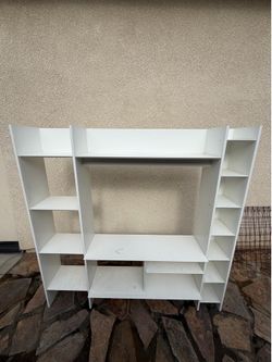 TV stand/bookshelf