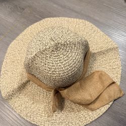 Packable Wide Brim Straw Sun Hat w/ Brown Ribbon