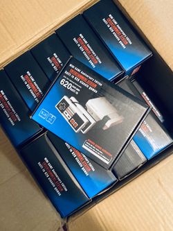 Consola de juego clásica mini retro con 620 juegos integrados y 2 controladores clásicos , salida AV para niños, regalo de cumpleaños, recuerdos de i