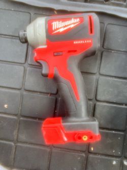 Milwaukee brushless 18v 1/4 inch impact driver