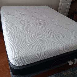 Queen  Mattress  Memory Foam  Box Spring 