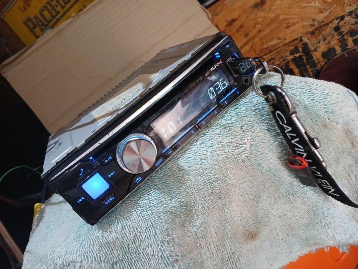 Alpine CDE-143BT