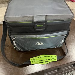 Arctic zone ice chest