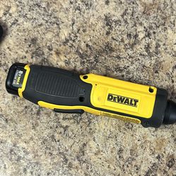 Dewalt Dcf682 Handheld Screw Driver With Battery No Chargers 