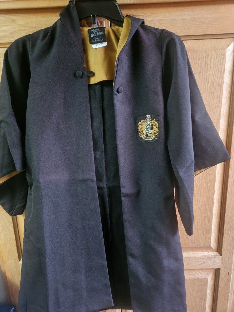 Universal Studios Slytherine And Hufflepuff Robes New With Tags