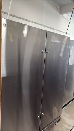 LG three door refrigerator with ice