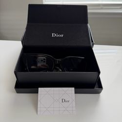 Dior sunglasses 🕶️