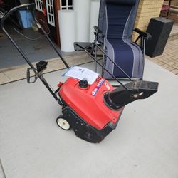 Honda  Hs 520 Snow Blower 4 Stroke (Straight Gas)