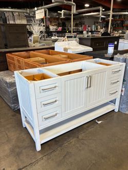 60” white Bathroom vanity