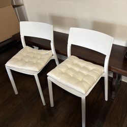 Adde Modern Molded Plastic Dinning Chairs 