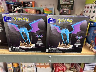 Mega Pokémon Building Toys Set Mini Motion Golbat with 313 Pieces, Wing Flapping Motion, 5 Inches Tall,