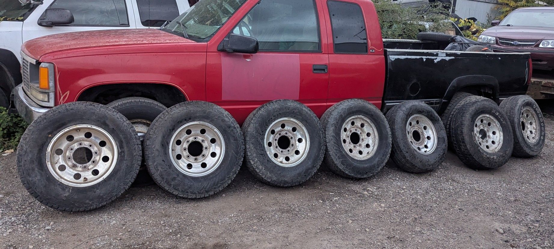 8 Lug Ford Wheels with E-rated tires (7)