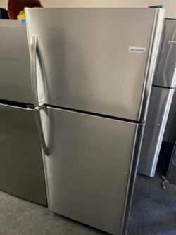 Great deal: Frigidaire Stainless Top Mount, adjustable shelves