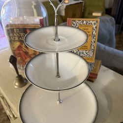 Porcelain Tiered Base