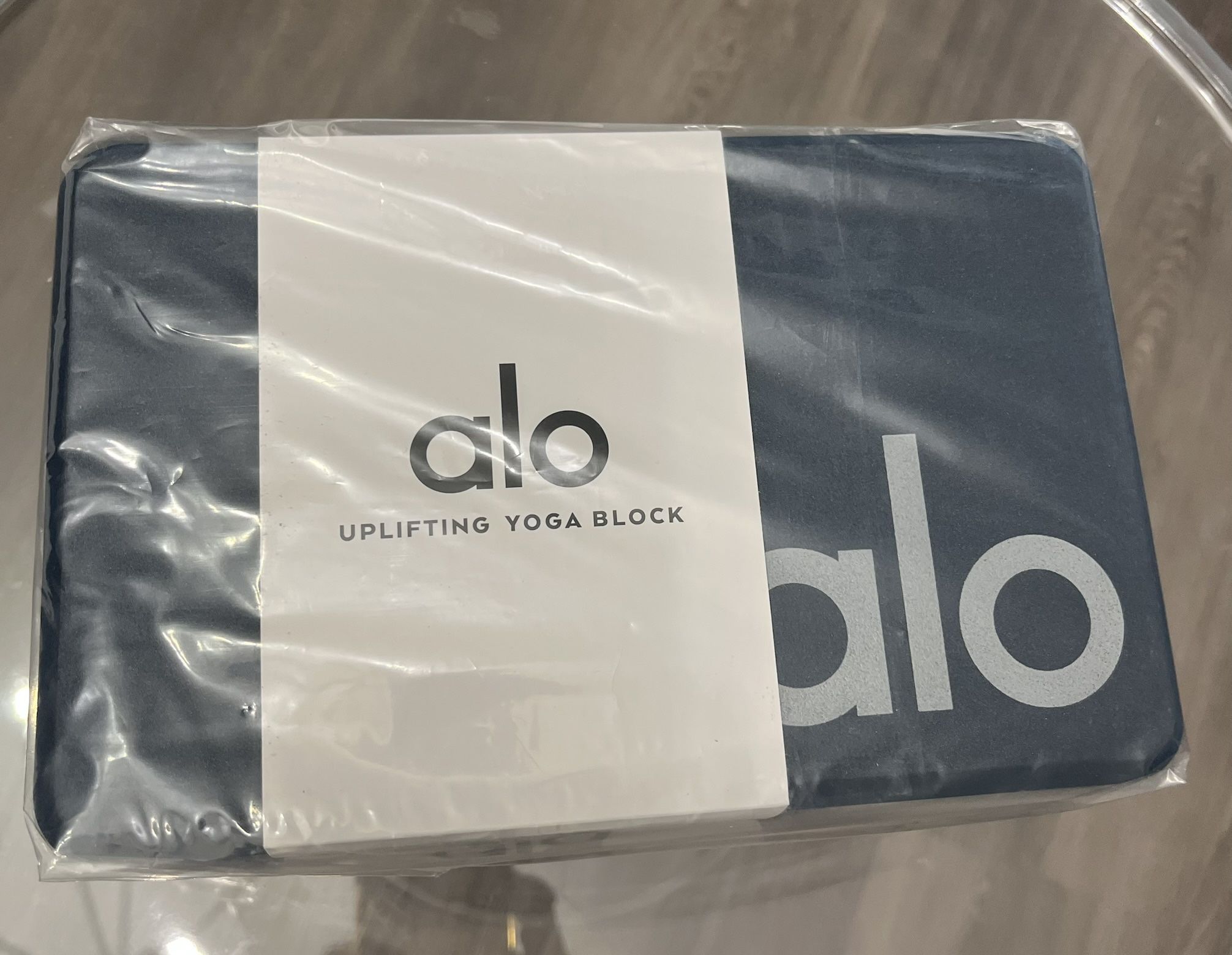 New Alo Yoga Block Navy for Sale in Hacienda Heights, CA - OfferUp