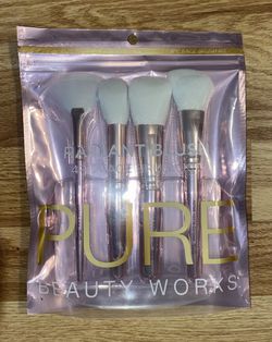 Makeup Brushes 
