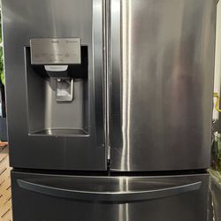 Thinq LG 4-DOOR/FRENCH DOOR BLACK STAINLESS REFRIGERATOR