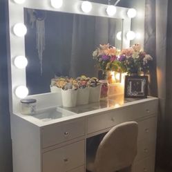 Vanity Set *table & mirror*