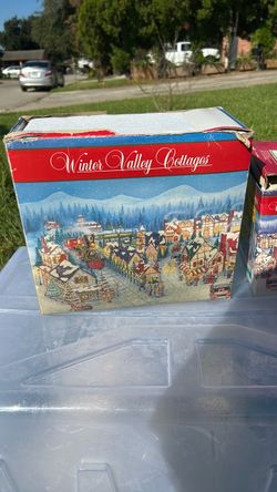 Winter Valley Cottages Christmas Village Box