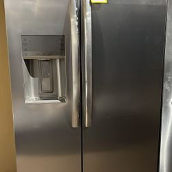 FRIGIDAIRE GRSSAF Gallery 25.6-cu ft Side-by-Side Refrigerator