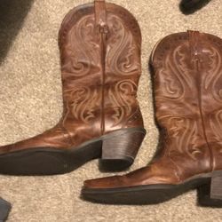 Women’s Ariat Hazen Heritage Cowboy boots 9
