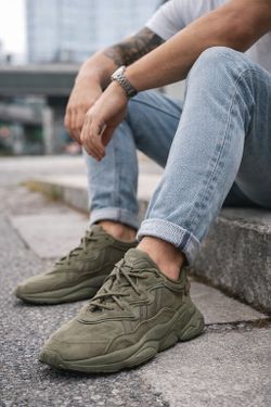 Adidas Ozweego Men’s 9.5 Olive Green Sneakers