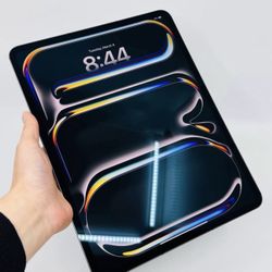 Apple iPad Pro 13 inch M4 Model MVXR3LL 256GB WiFi + Cellular Unlocked any carrier