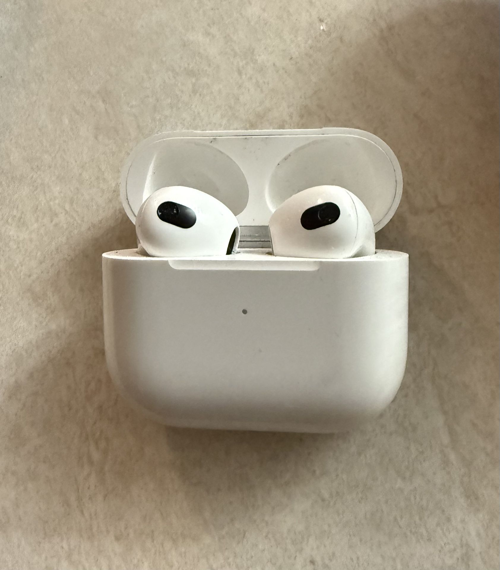 Apple AirPods (3rd Generation) Wireless Ear Buds, Bluetooth