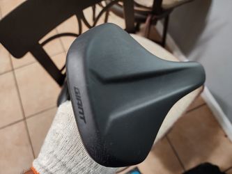 Bike Seats. GIANT