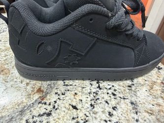 Brand new DC shoes size 6