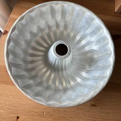 Wilton Aluminum Bundt Pan