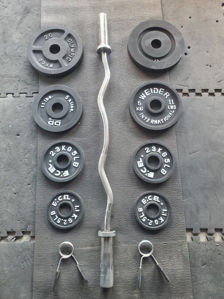 Olympic Curl Weight Set. Solid 18lb Curl Bar 2x25lbs 2x11lbs 2x5lbs 2x2½lbs thats 105lb with the Bar