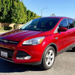 2015 Ford Escape SE- ICE Cold Air Eco Boost Rear Cam Smog Reliable SUV