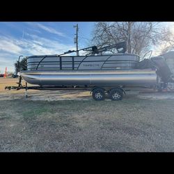 BRAND NEW 2025 24ft Trifecta Tritoon