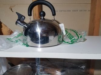 Brand new whistling kettle.