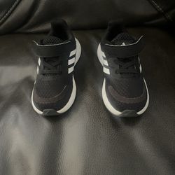 Adidas Shoes Size 9 toddler 