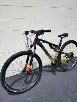 FULL SUSPENSION FUJI BICYCLE 29"