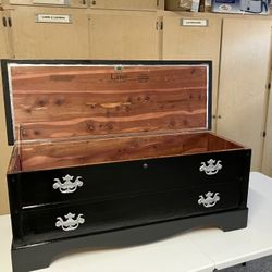 Lane cedar chest