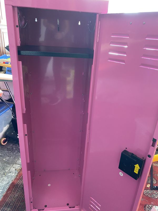 Pink locker storage unit for Sale in HUNTINGTN BCH, CA OfferUp